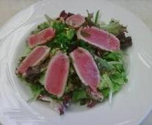 seared tuna salad